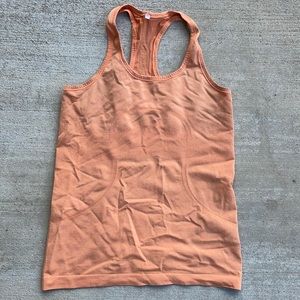 Lululemon top